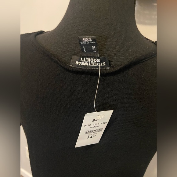 Long Lightweight Tee - Picture 3 of 7